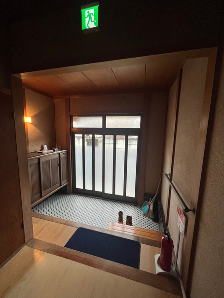Nagomi BASE 玄関